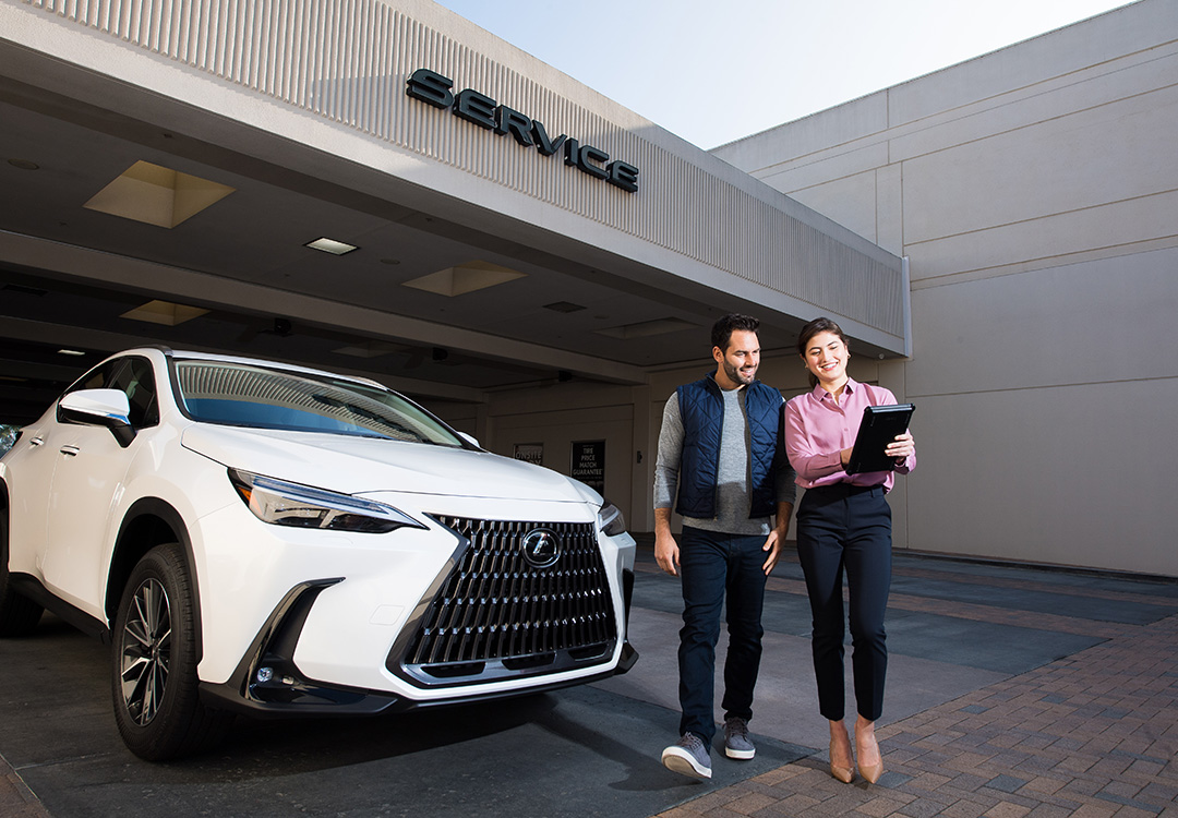 Overseas model shown. Australian specifications &amp; features may differ. See your Lexus dealer for details.